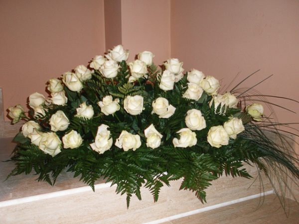 Coroane funerare Casa funerara Daniel ofera jerbe si coroane personalizate | Servicii funerare Ploiesti